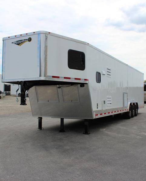 Enclosed Trailer with Living Quarters 40' 2023 Sleeps 4