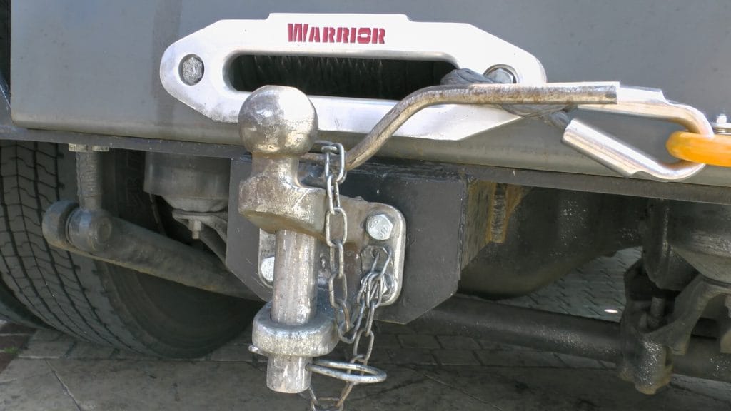 Right Trailer Hitch